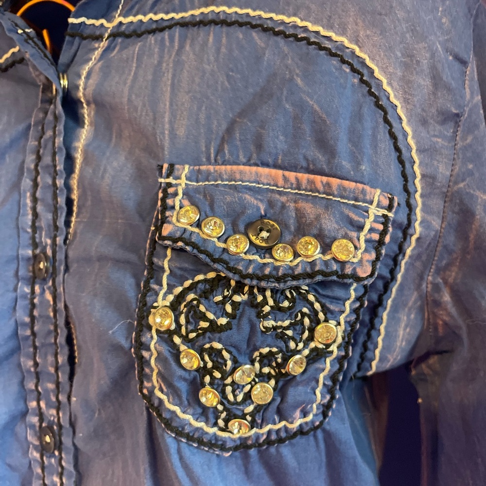 Roar button down long sleeved, distressed royal blue w/ rhinestones. Size medium - Picture 3 of 4